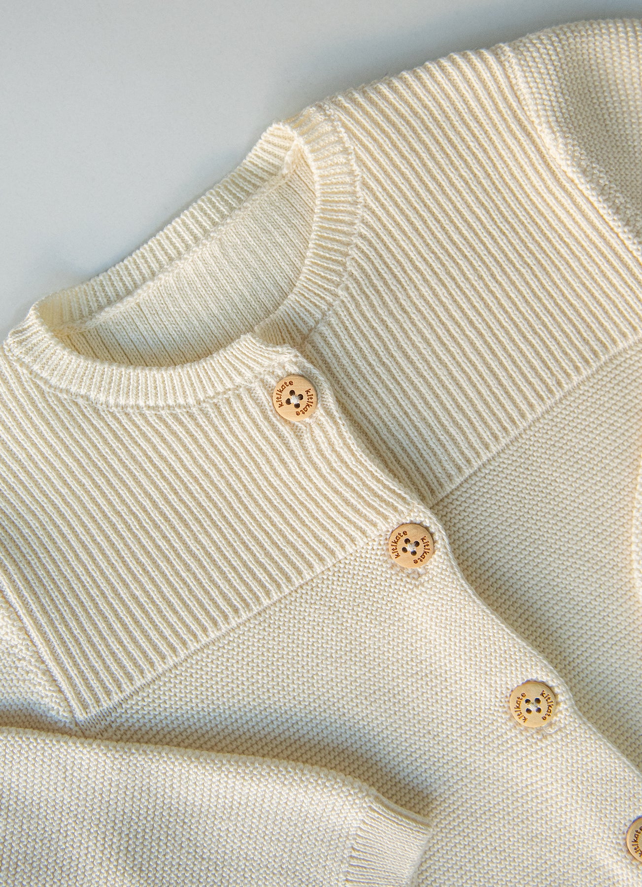 Strickjacke Cremeweiß